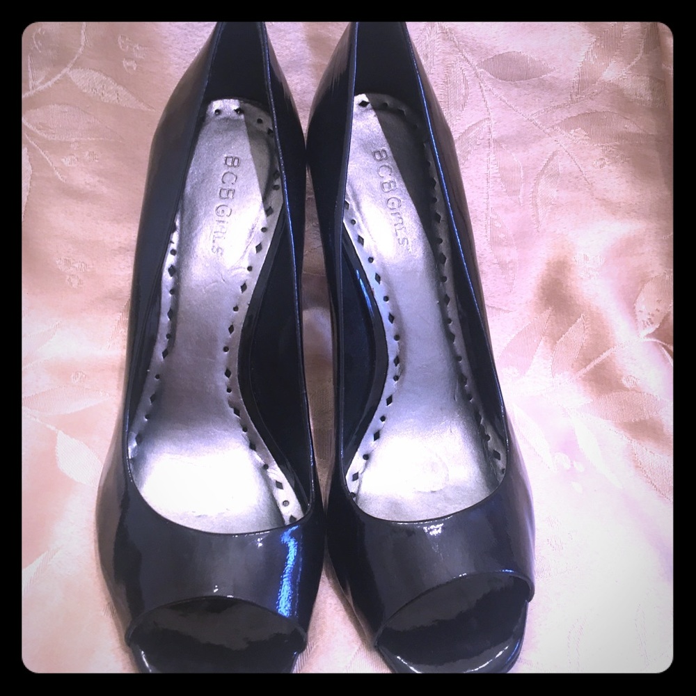BCBG Black heel pumps